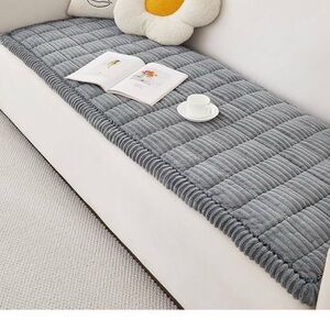 New! 💕Didn’t fit our couch! Our loss! Gray/blue (teal)Quilted Sofa pad/cover